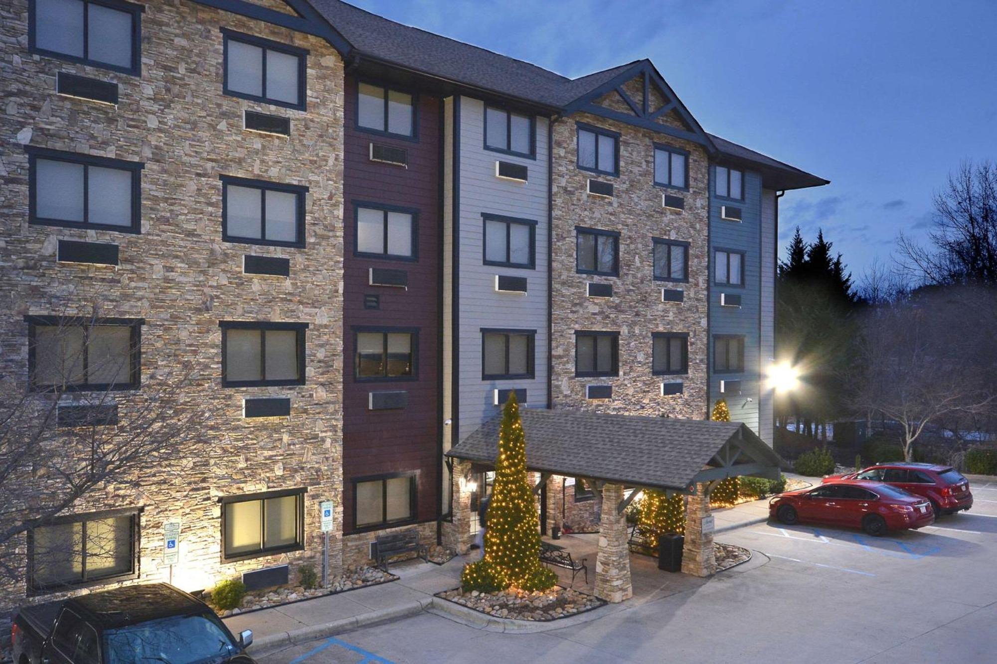 Hotel Brookstone Near Biltmore Village, Ascend Collection 3*